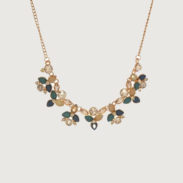 Enchanting Pearl and Crystal Necklace